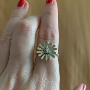 Pandora Daisy ring